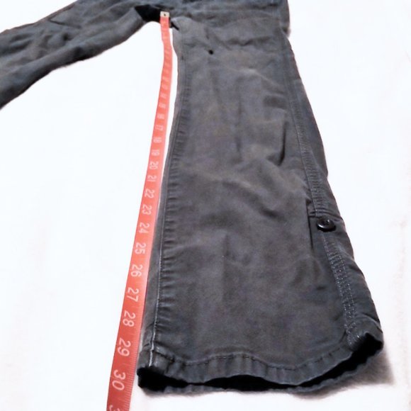 ✨SALE: 3 for $25!✨ The North Face Convertible Pants - Picture 10 of 10